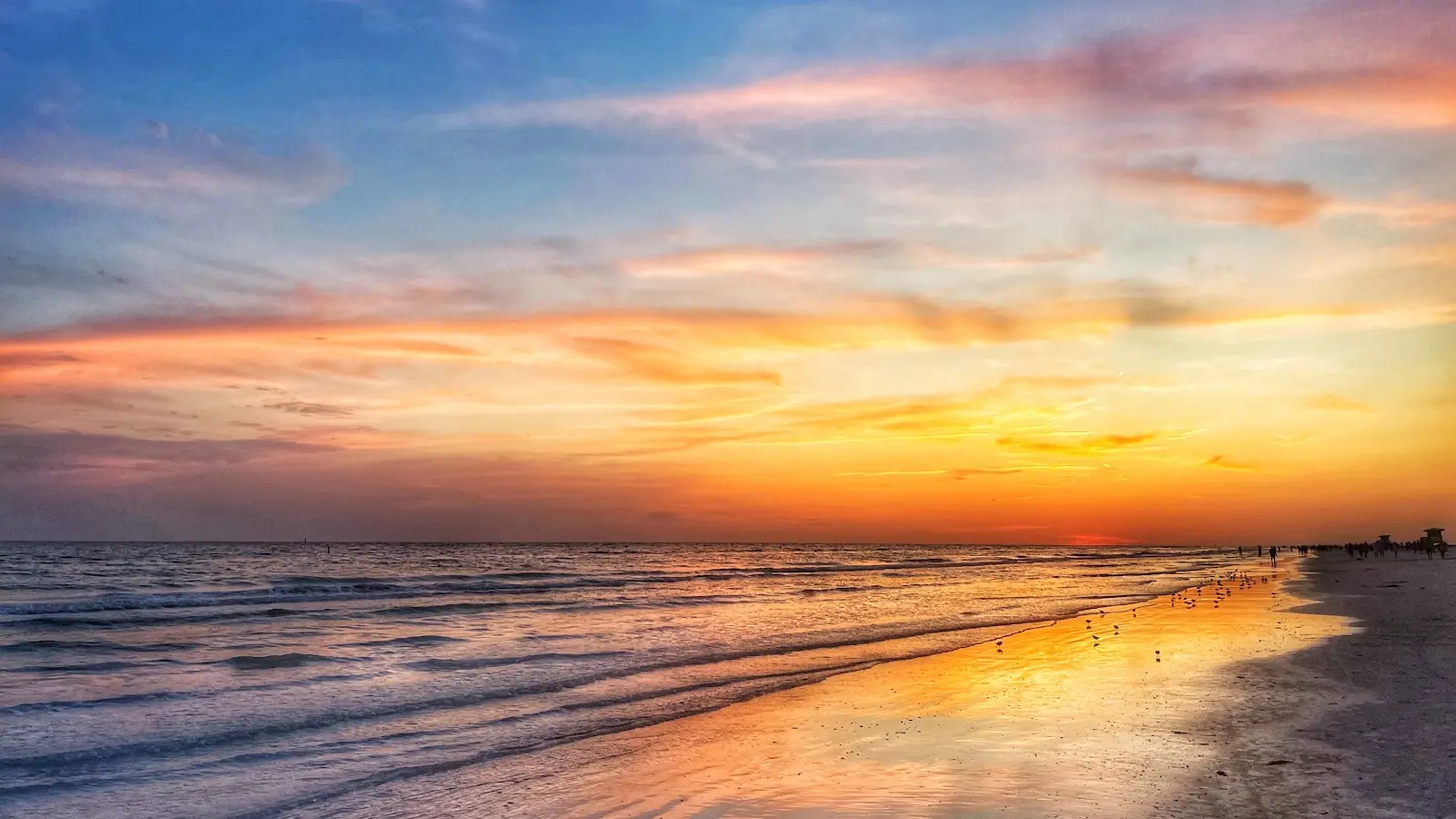 Entrance and parking area at Siesta Key Beach